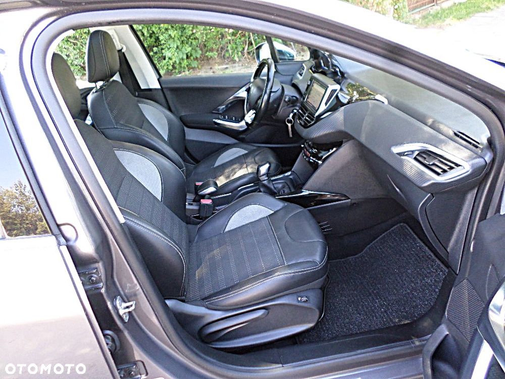 Peugeot 2008 BlueHDi 100 STOP & START Style - 23