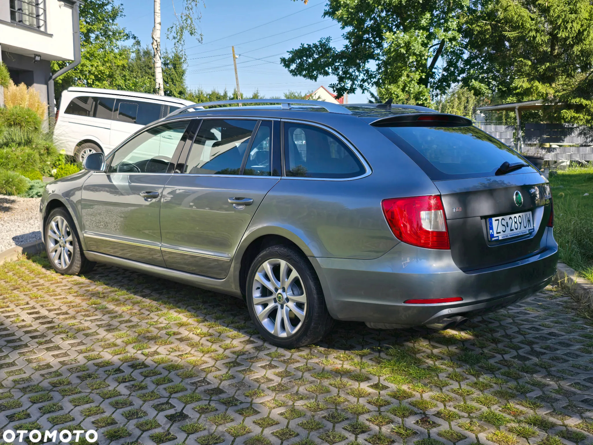 Skoda Superb 2.0 TDI Platinum DSG - 4