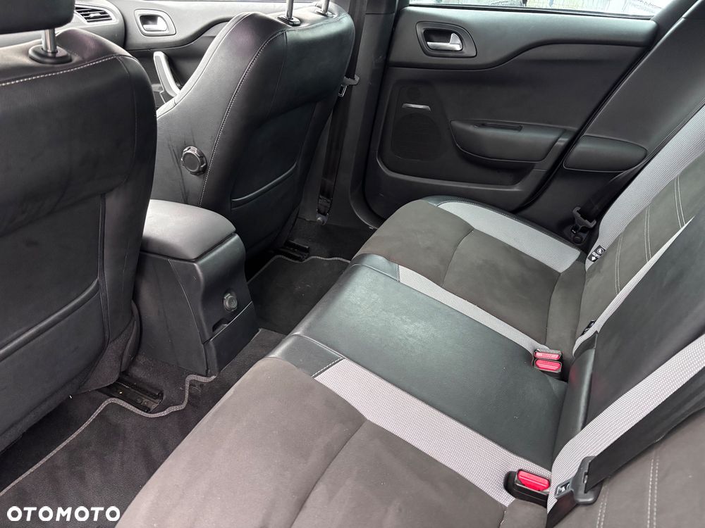 DS Automobiles DS 4 Crossback ver-bluehdi-120-eat6-stop-start-allure - 15