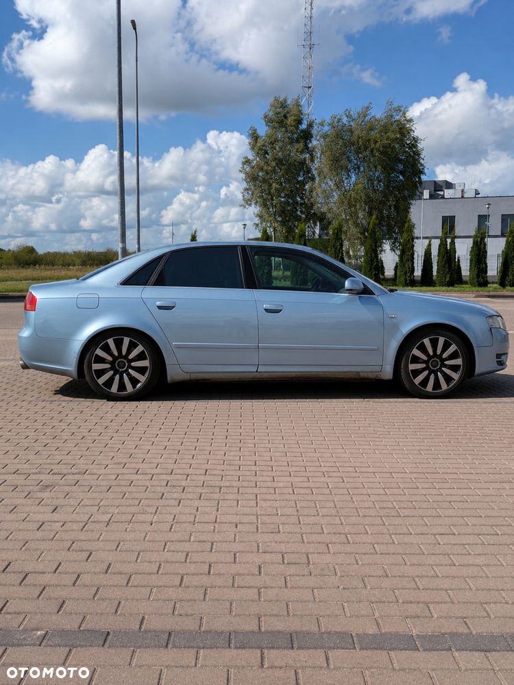 Audi A4 Limousine - 2