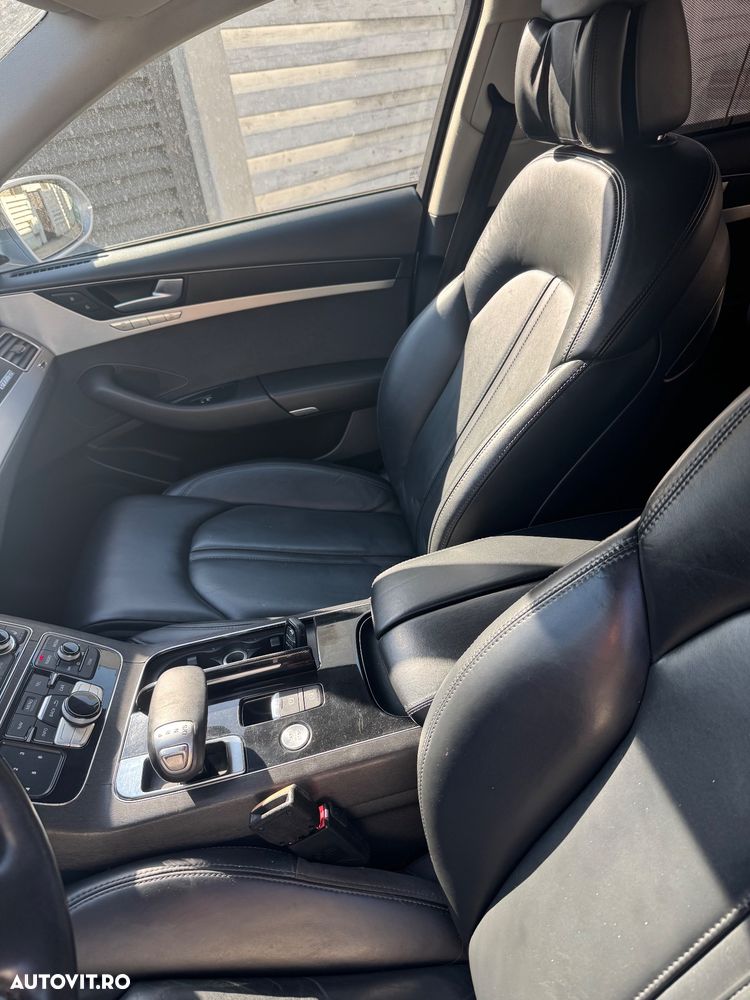 Audi A8 - 8