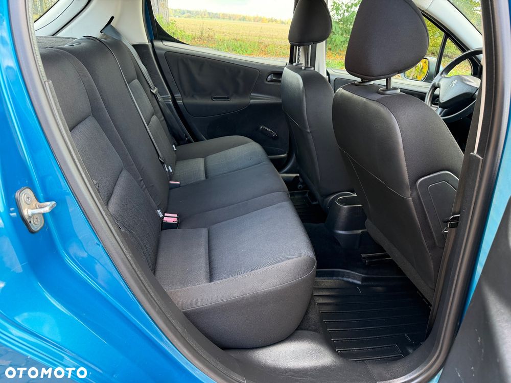 Peugeot 207 - 16
