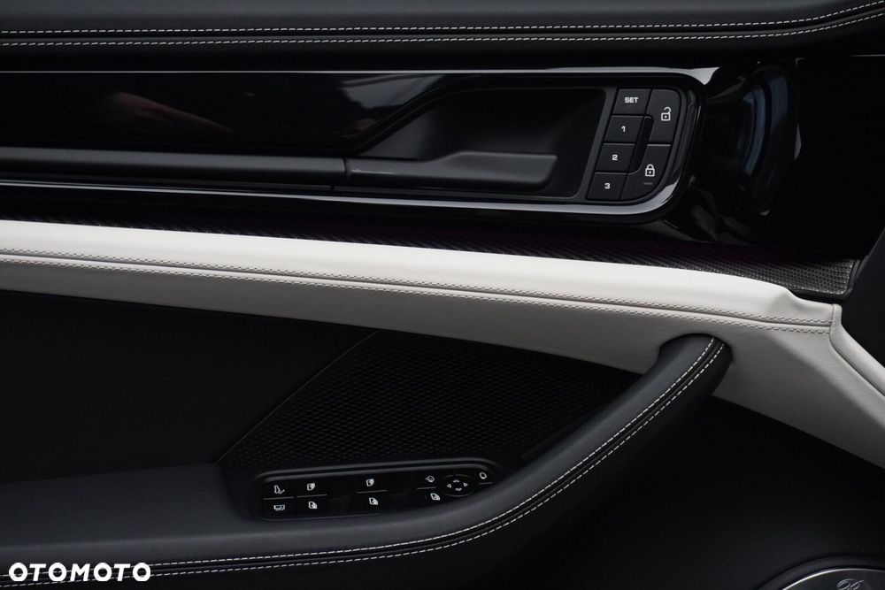 Porsche Panamera - 18