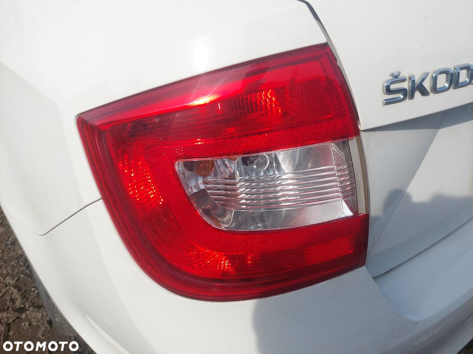 KOMPLETNY TYŁ KLAPA ZDERZAK LAMPA SKODA RAPID I LF9B - 2