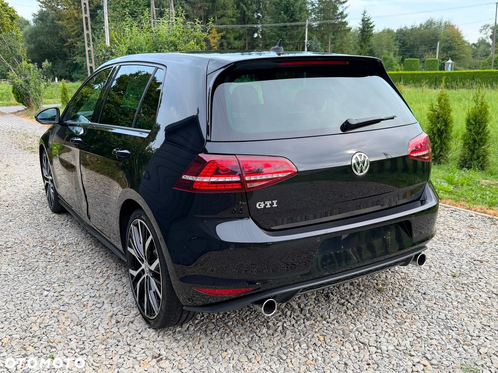 Volkswagen Golf GTI Performance BlueMotion Technology DSG - 16