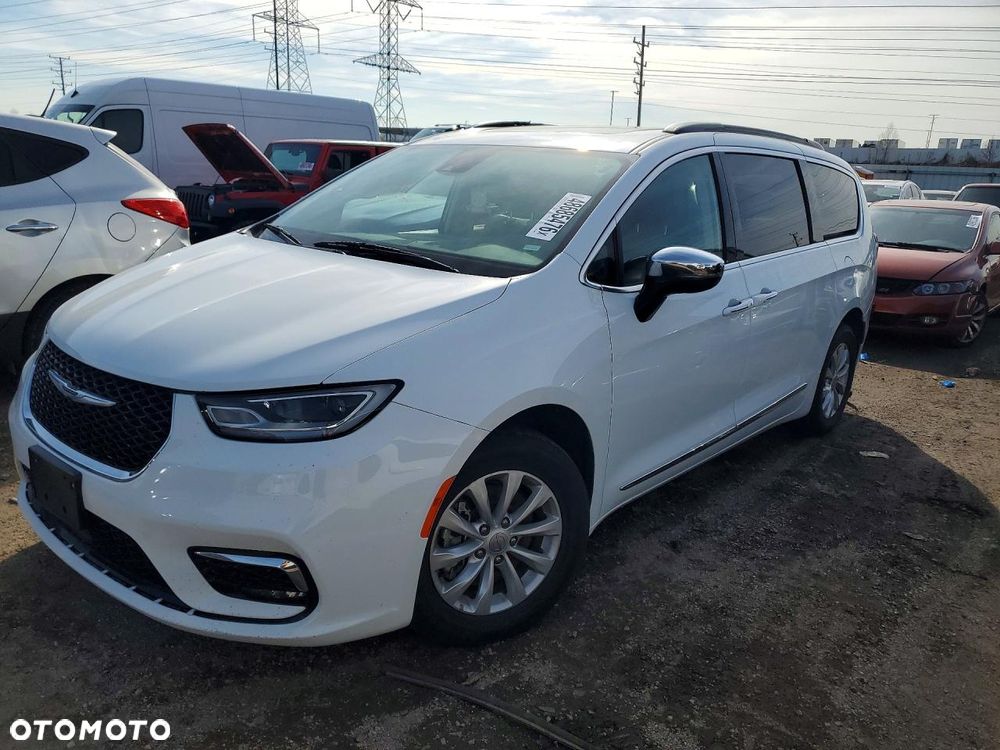 Chrysler Pacifica - 2