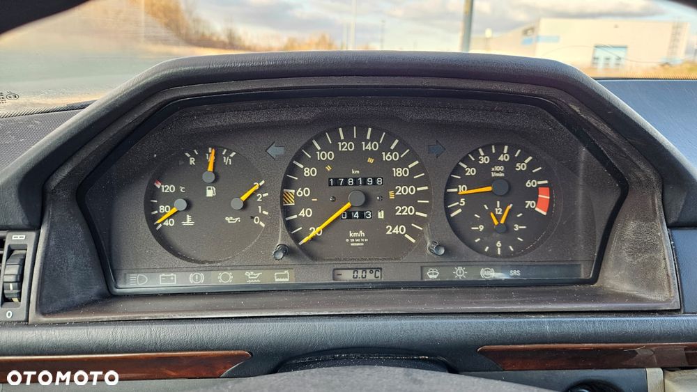 Mercedes-Benz W124 (1984-1993) - 12