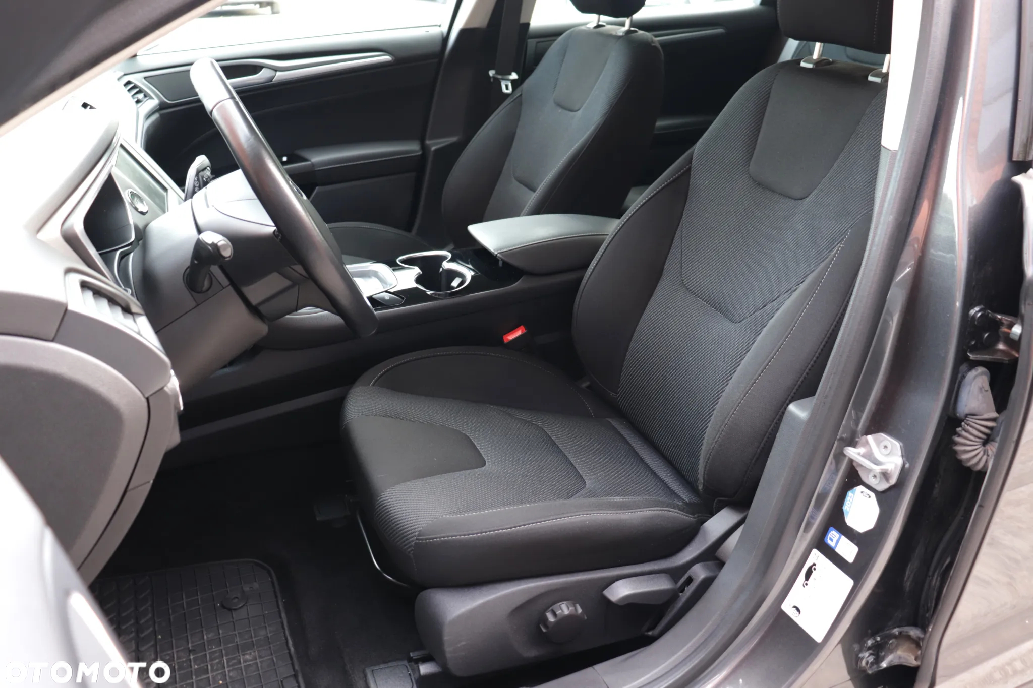 Ford Mondeo 2.0 TDCi Titanium - 18