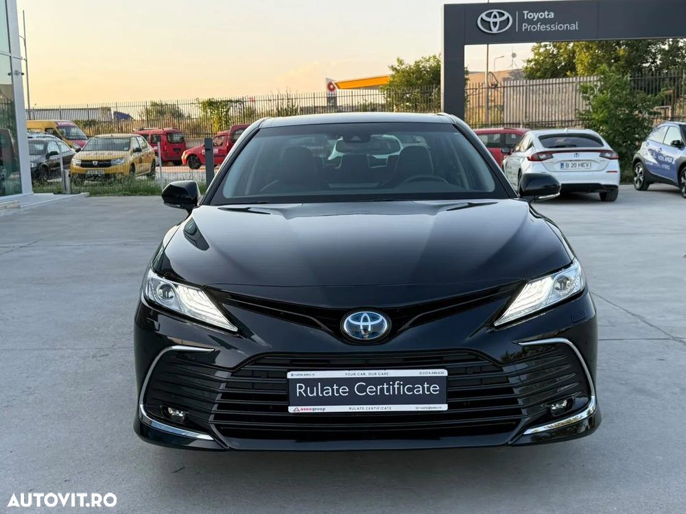 Toyota Camry - 4