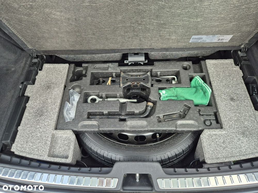 Volvo XC 90 D5 AWD R-Design - 26