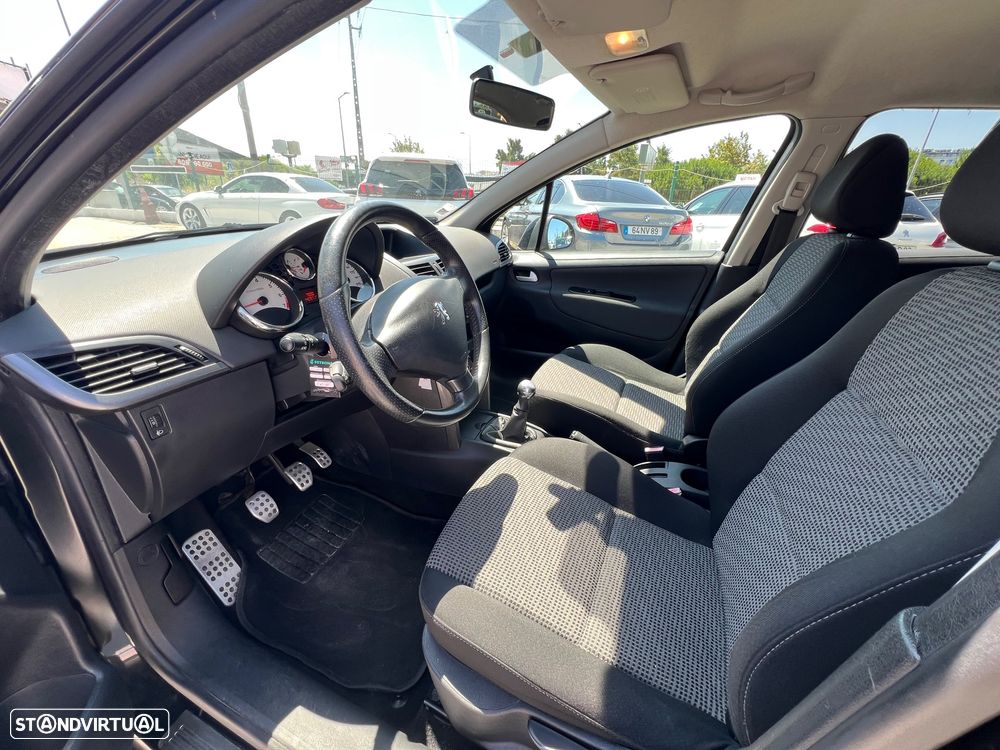Peugeot 207 1.4 16V Sport - 12