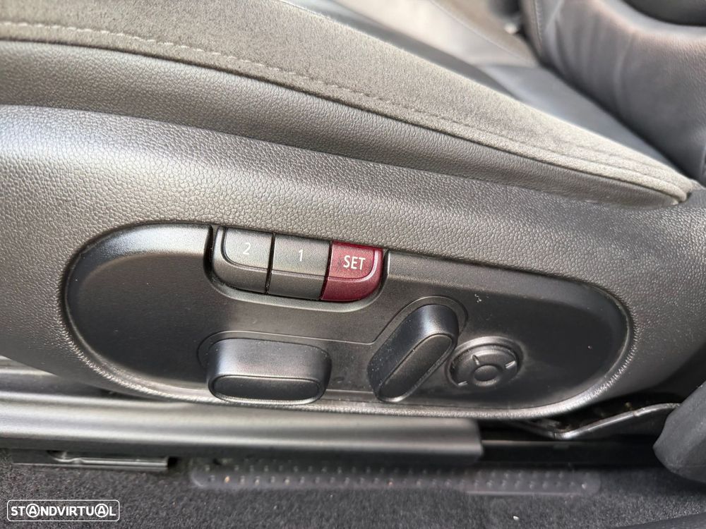 MINI Clubman Cooper Premium Plus Classic Auto - 19