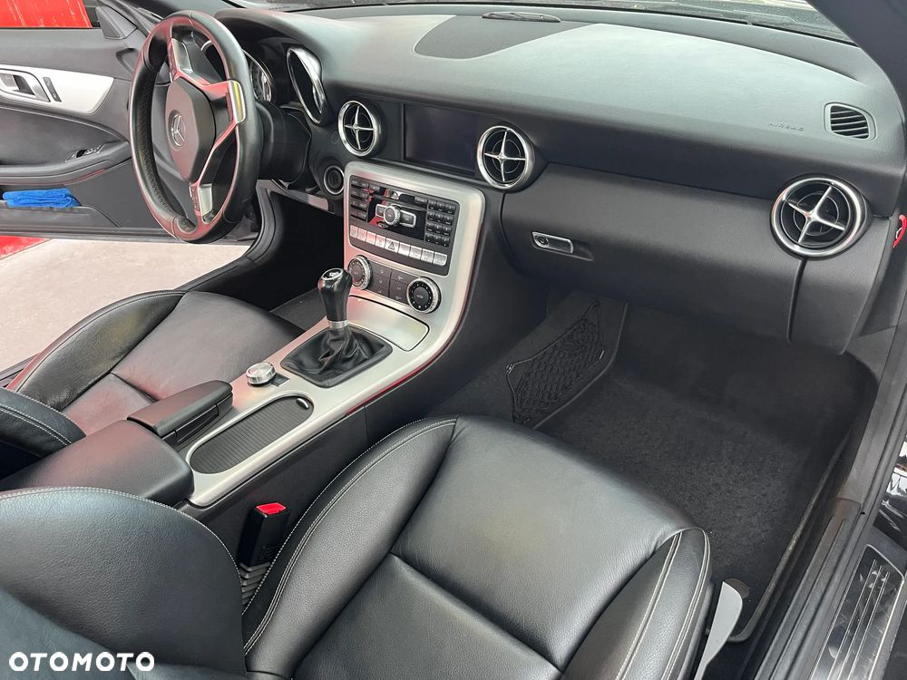 Mercedes-Benz SLK 200 CGI - 2