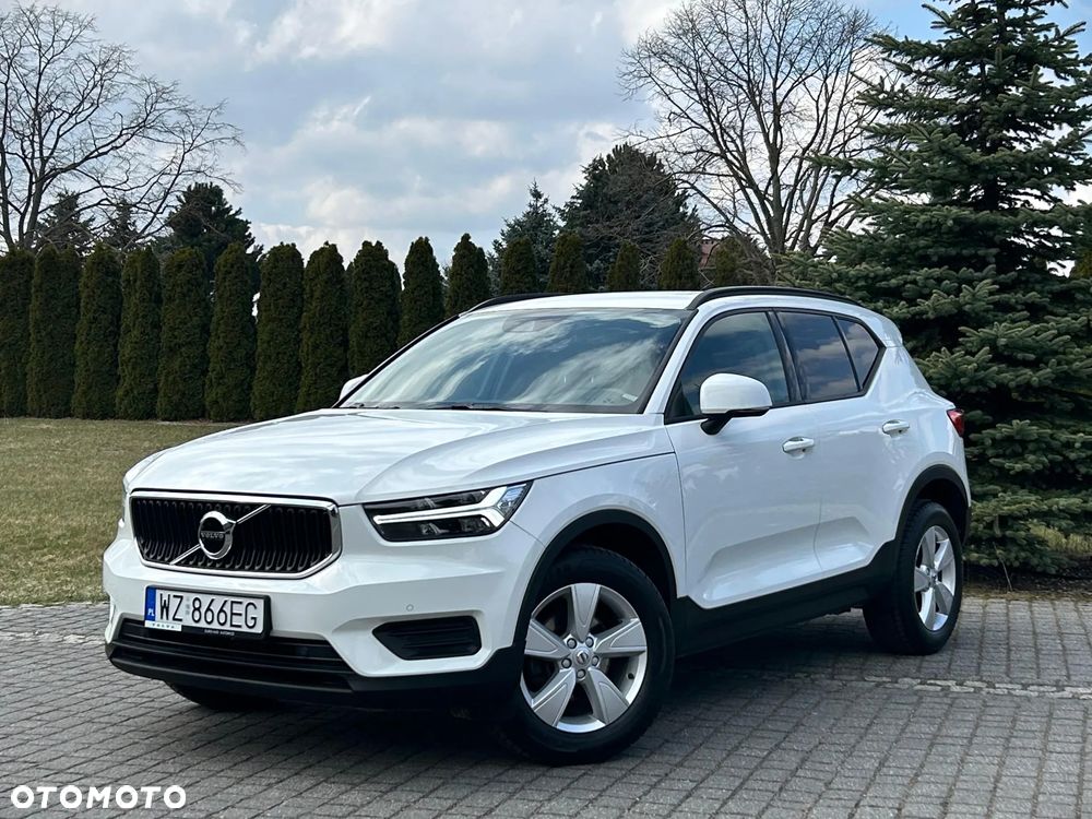 Volvo XC 40 T3 Momentum Pro - 2