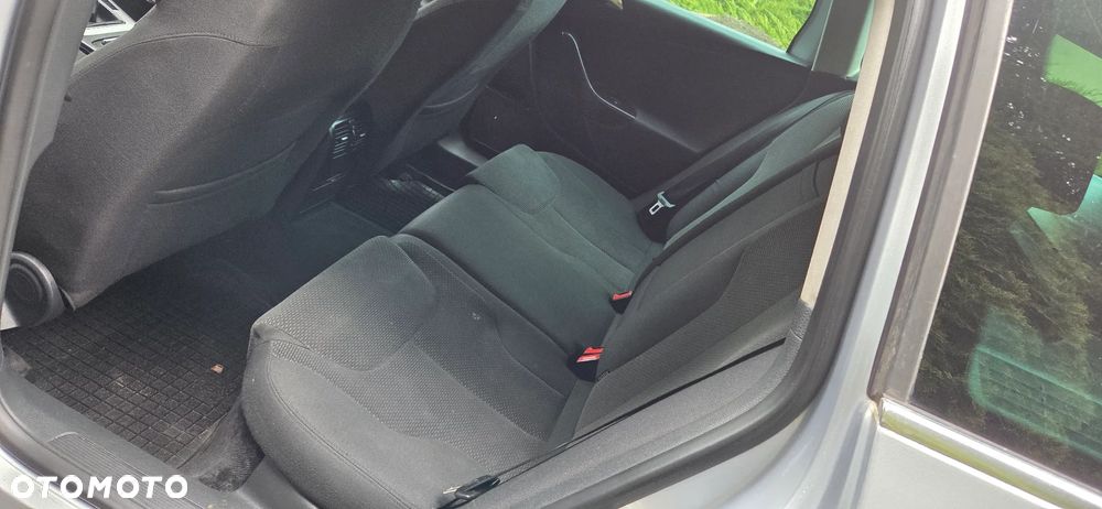 Volkswagen Passat 2.0 TDI Comfortline - 8