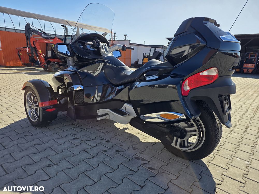 Can-Am Spyder - 7