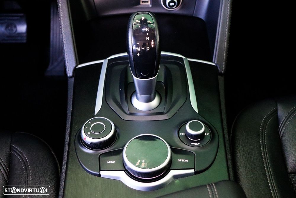 Alfa Romeo Stelvio 2.2 D Super AT8 - 22