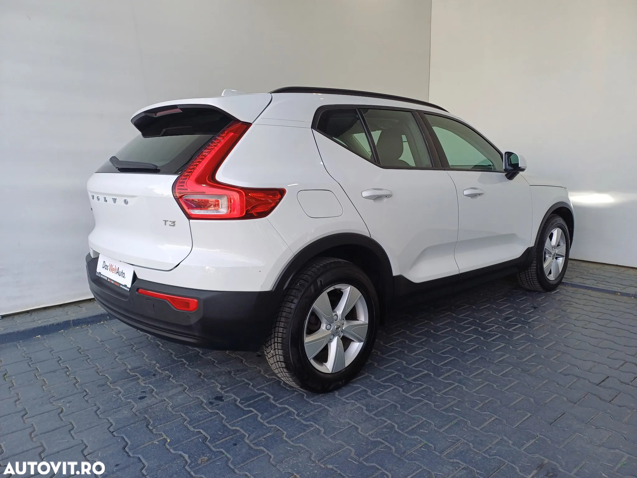 Volvo XC 40 T3 AT8 Momentum Pro - 21