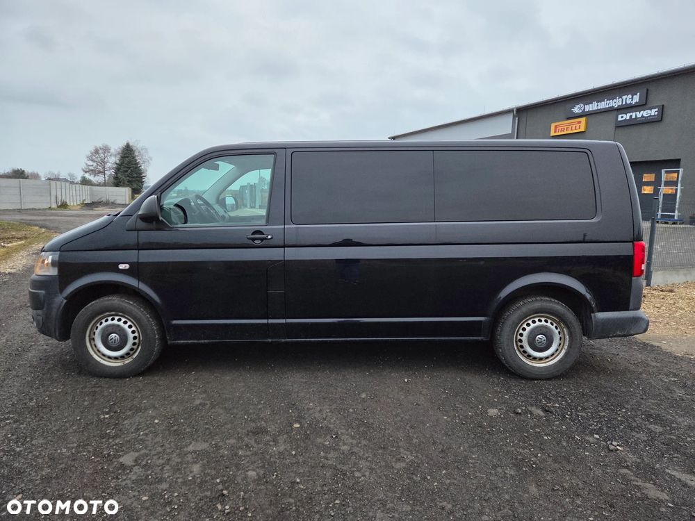 Volkswagen Caravelle - 8