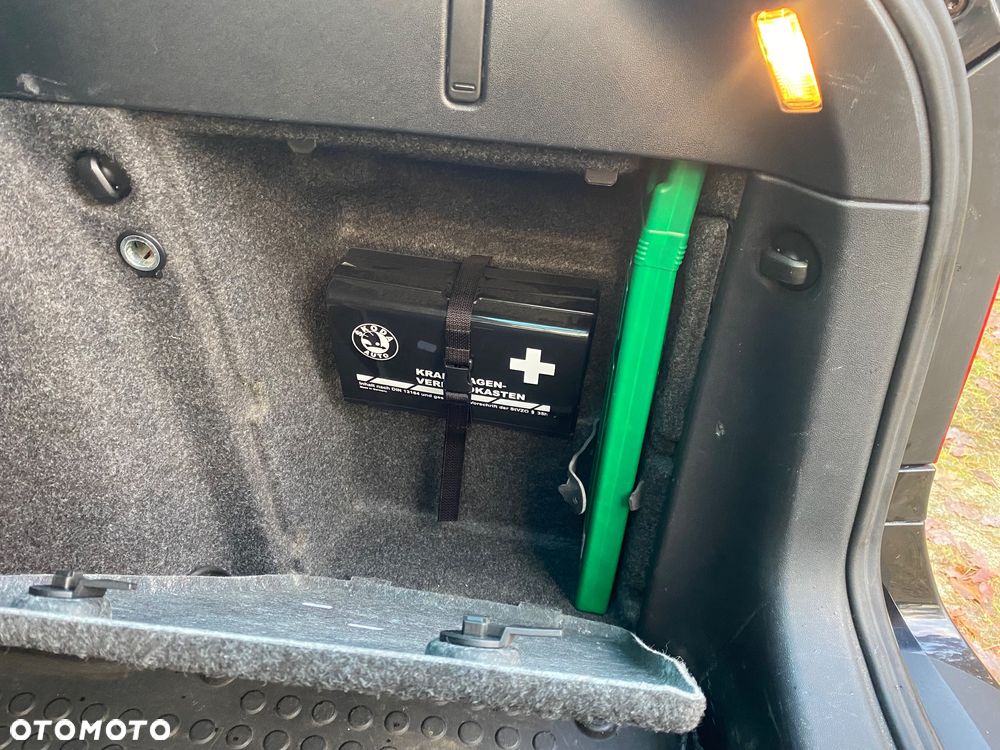 Skoda Octavia 1.6 TDI DPF Ambiente - 19