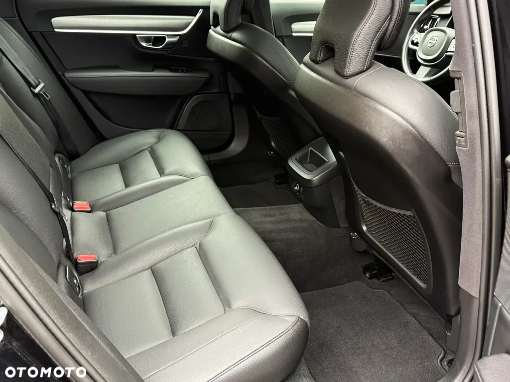 Volvo S90 T4 Geartronic Momentum Pro - 34