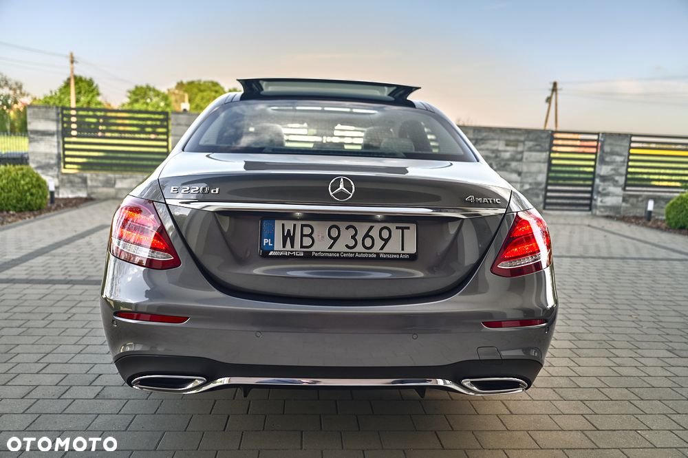 Mercedes-Benz Klasa E 220 d 4-Matic 9G-TRONIC - 12