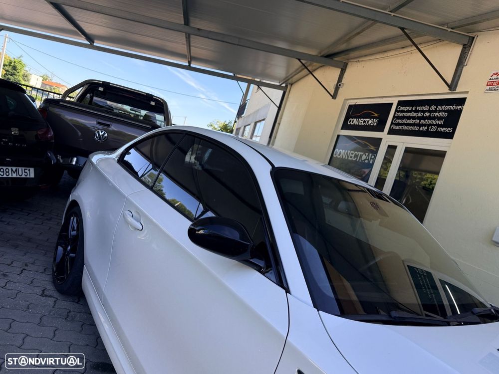 BMW 120 d Aut. Limited Edition Lifestyle c/ M Sport Pack - 12