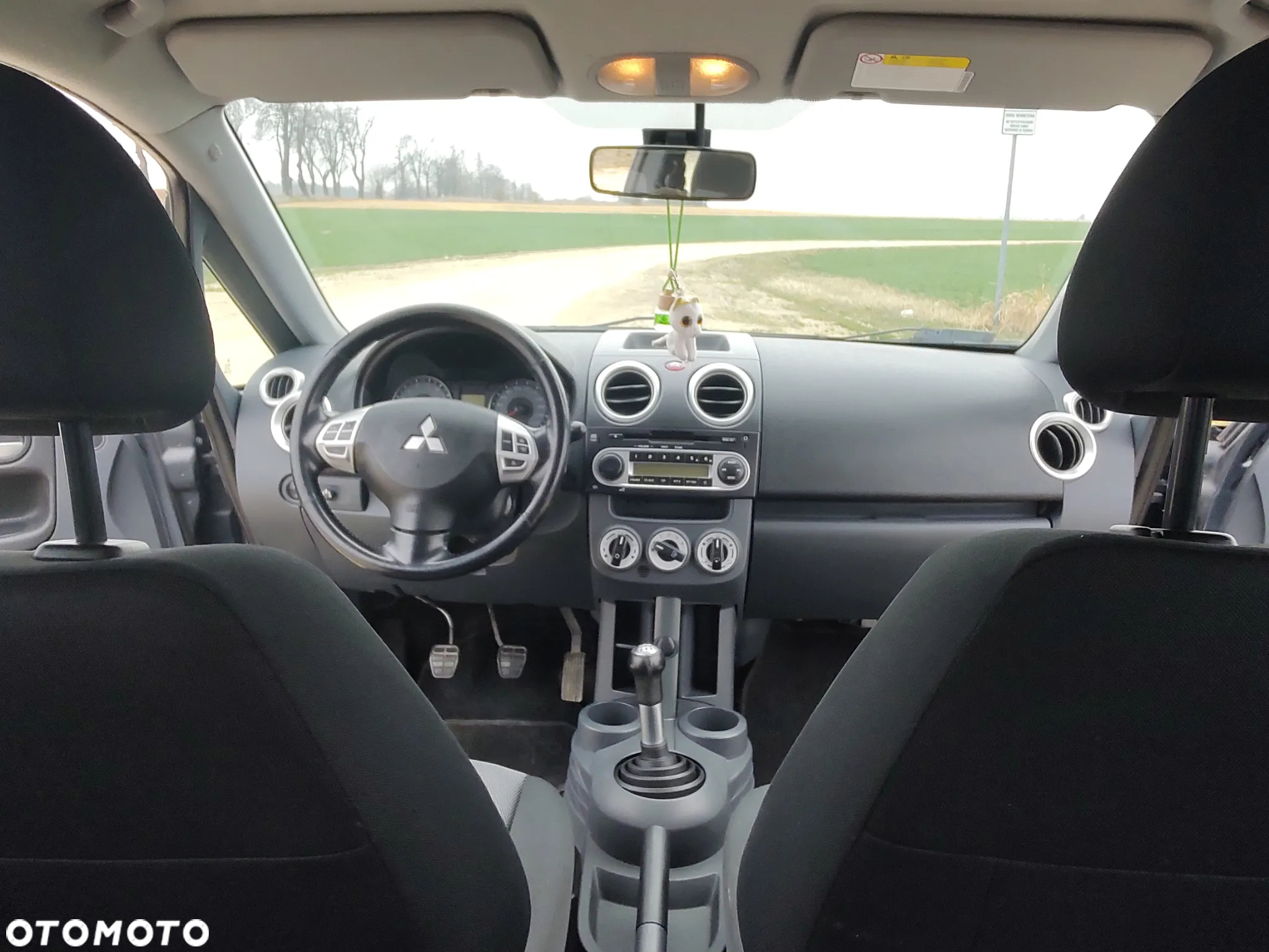Mitsubishi Colt - 11