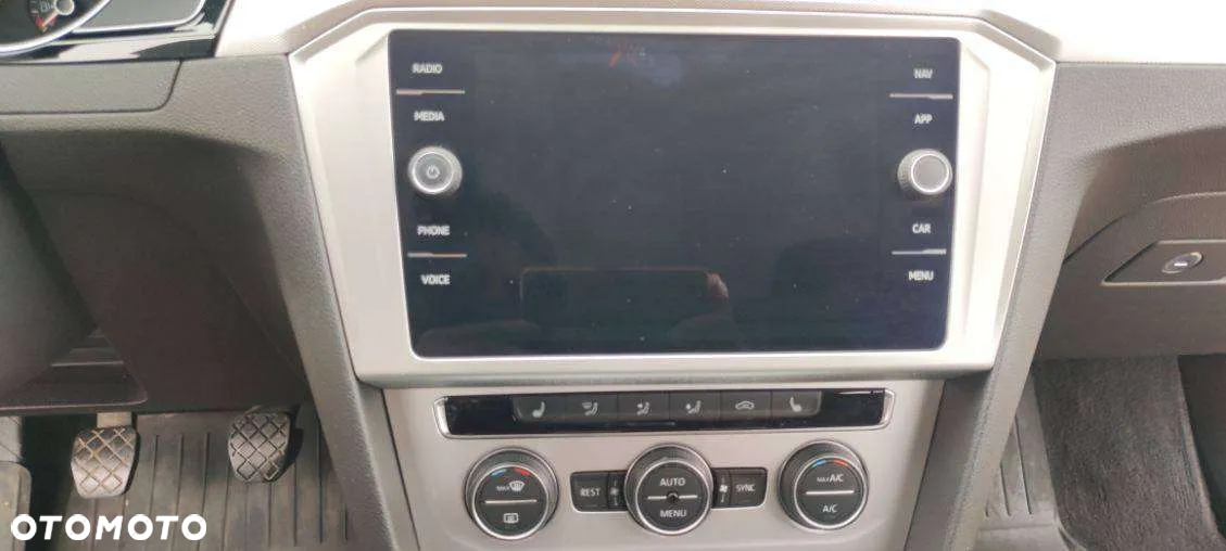 Volkswagen Passat 2.0 TDI SCR Comfortline - 36