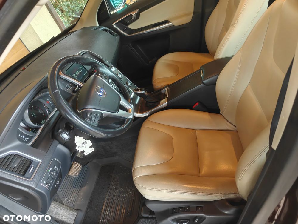 Volvo XC 60 D4 AWD Summum - 6