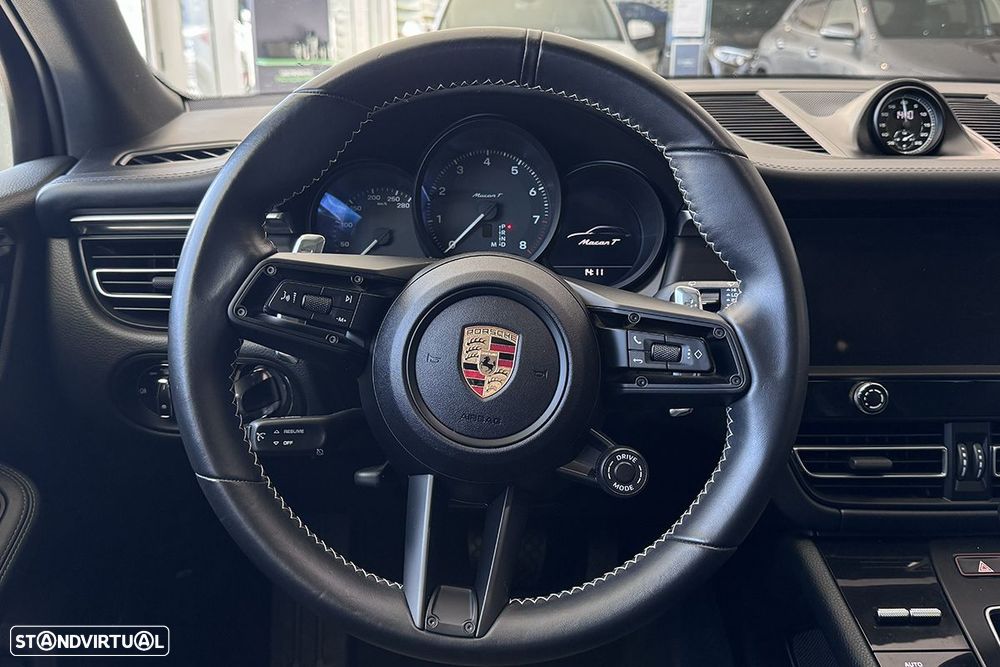Porsche Macan T - 16