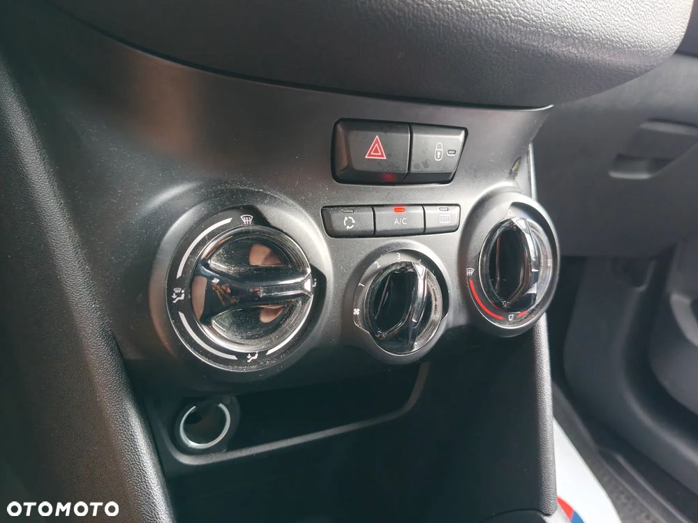 Peugeot 208 1.2 VTi Access - 24