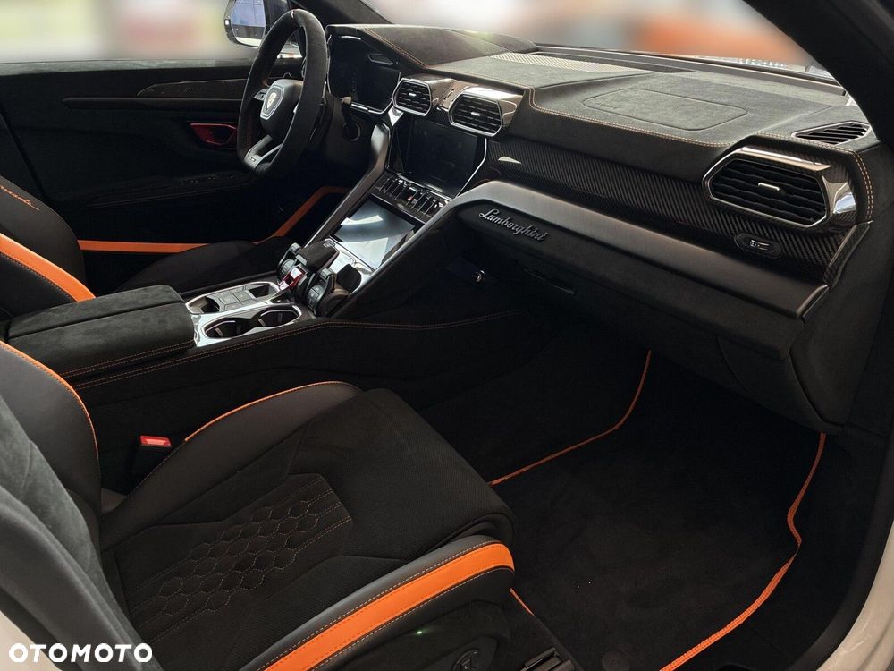 Lamborghini Urus - 11