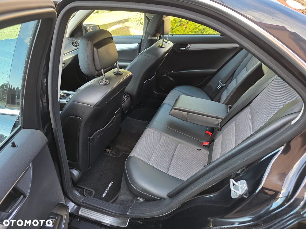 Mercedes-Benz Klasa C 180 BlueEFFICIENCY Avantgarde - 8