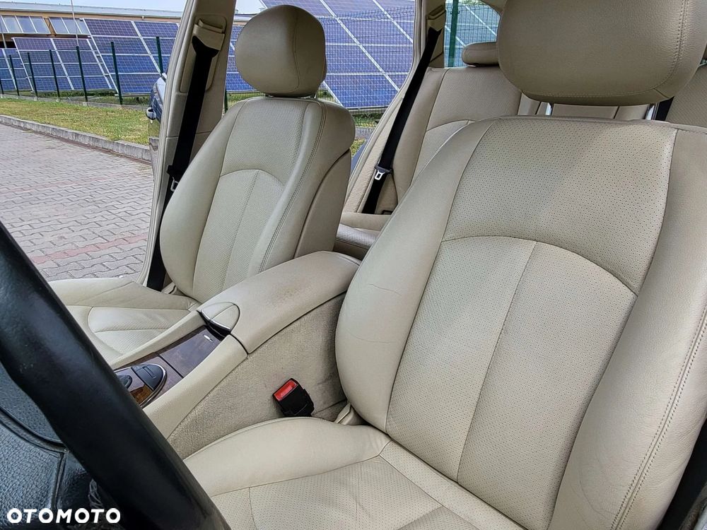 Mercedes-Benz Klasa E 350 4-Matic - 12
