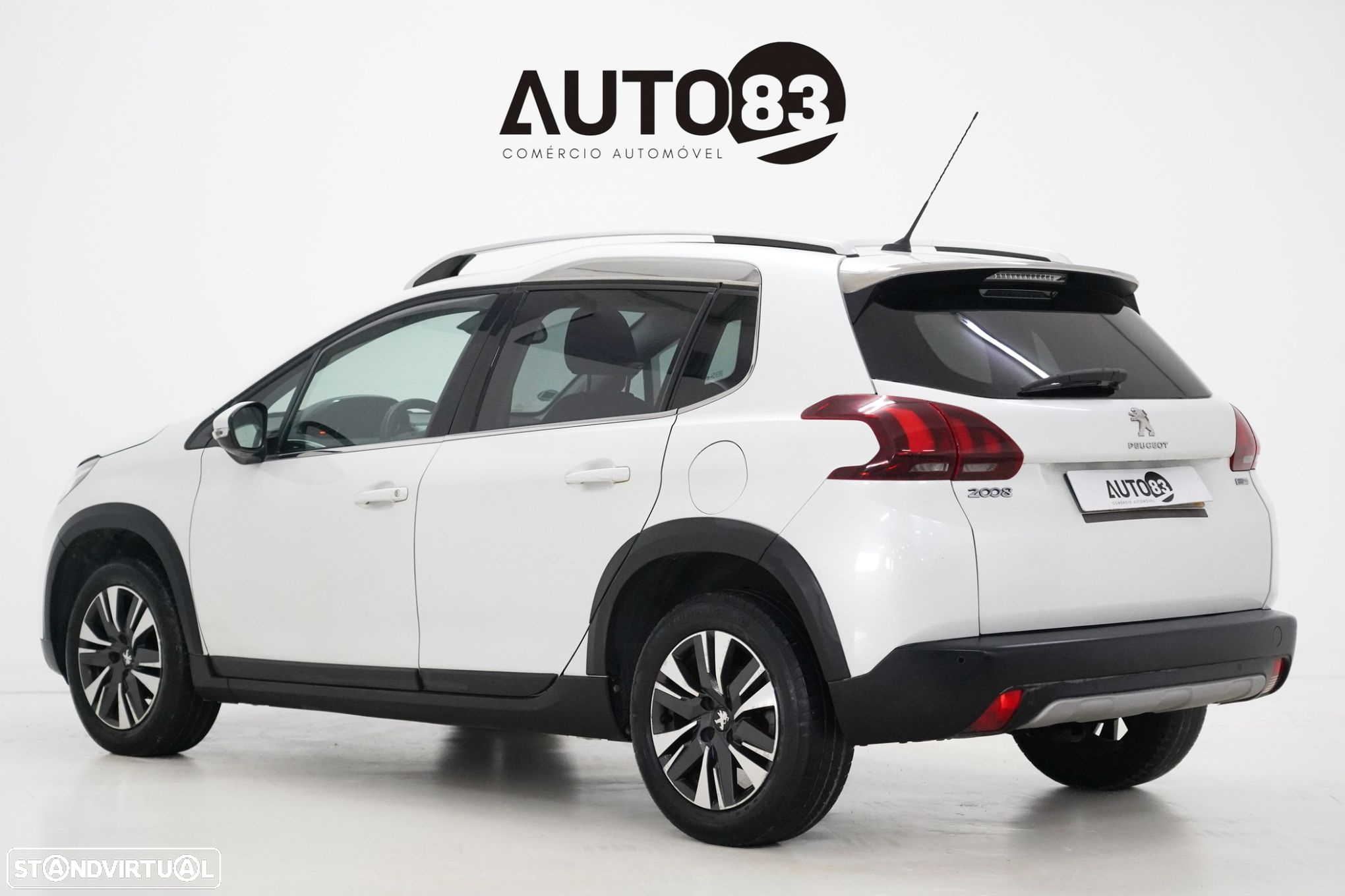 Peugeot 2008 1.2 PureTech Style - 3