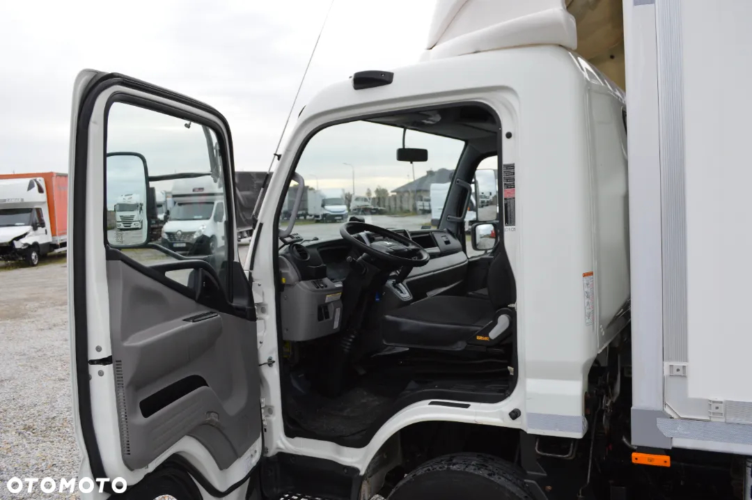 Mitsubishi CANTER FUSO 9C18 CHŁODNIA+DRZWI IZOTERMA KONTENER - 10
