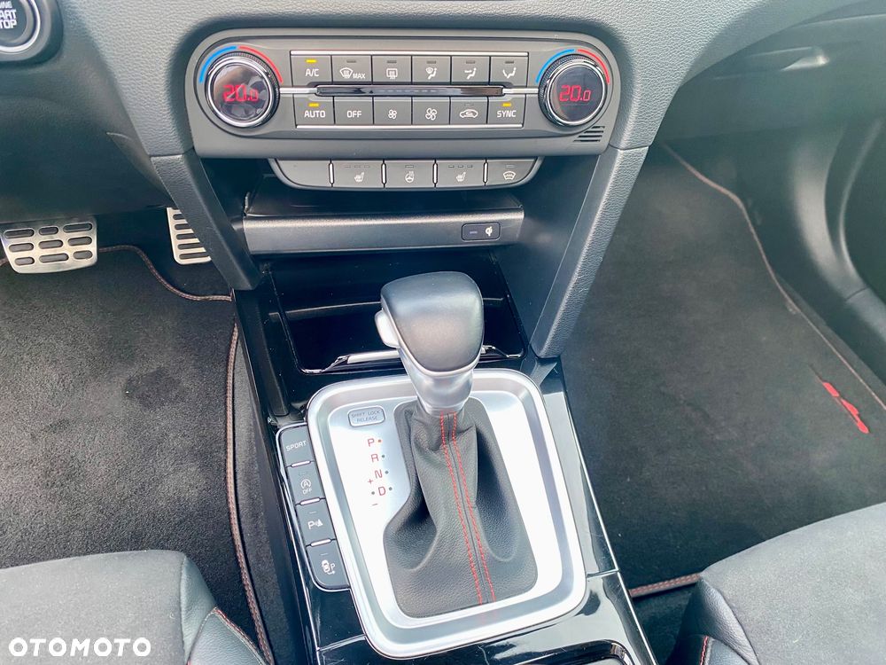 Kia ProCeed 1.6 T-GDI DCT7 OPF GT - 17