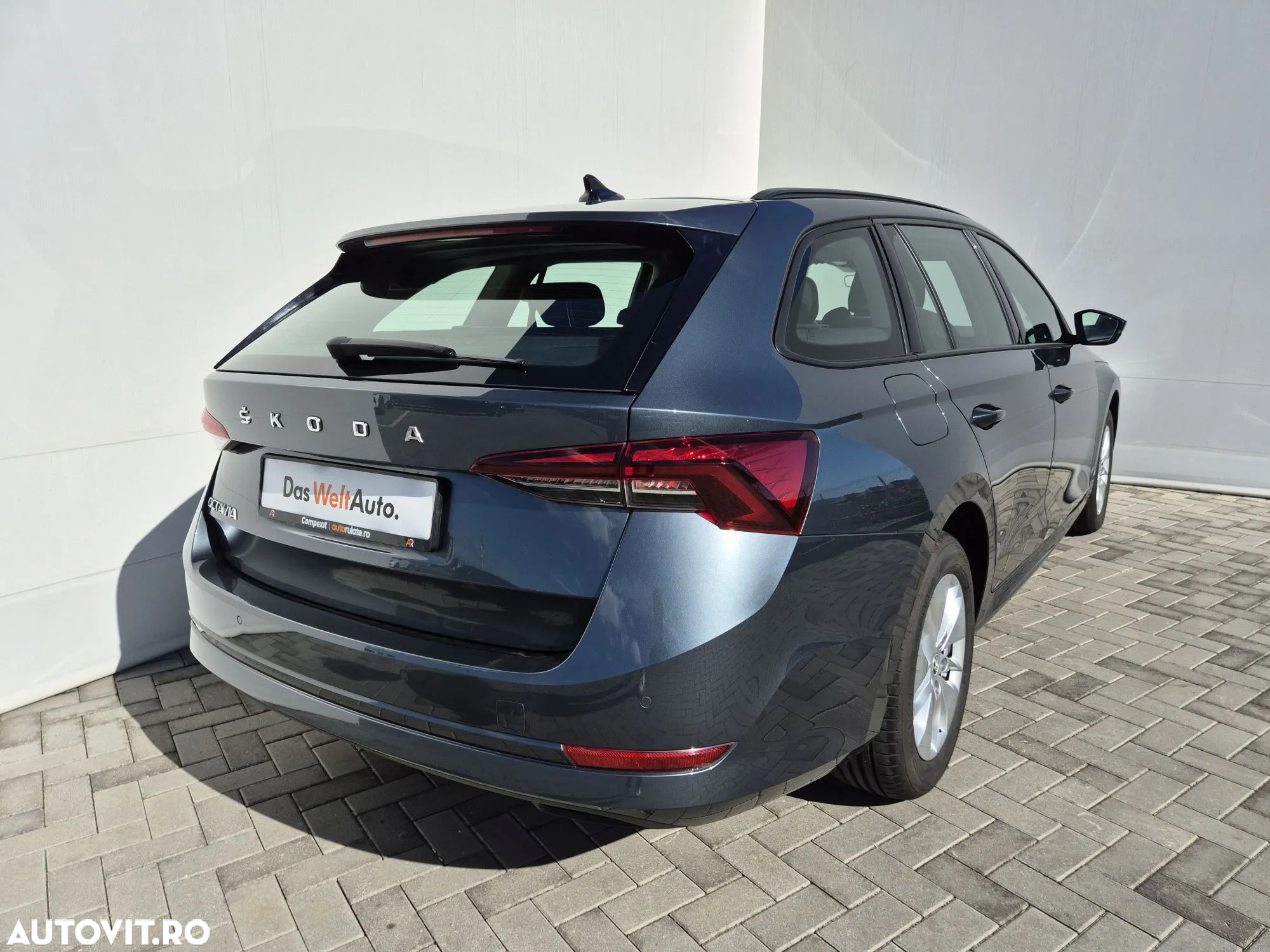 Skoda Octavia Combi 2.0 TDI DSG Ambition - 5