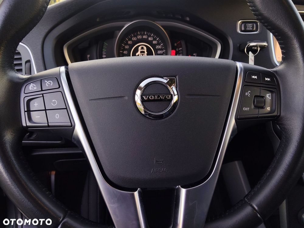 Volvo V40 T2 Momentum - 29