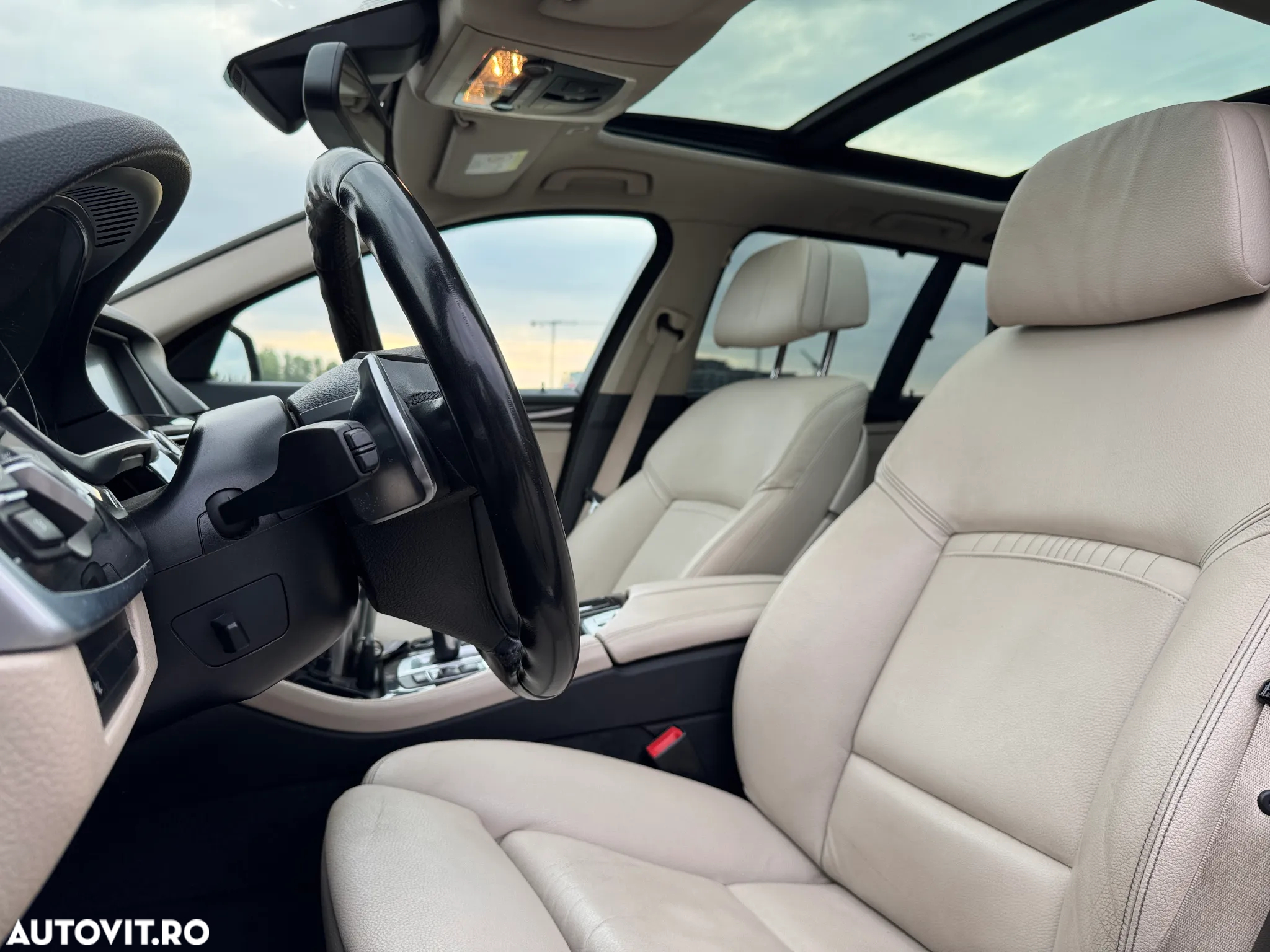 BMW Seria 5 520d xDrive - 14