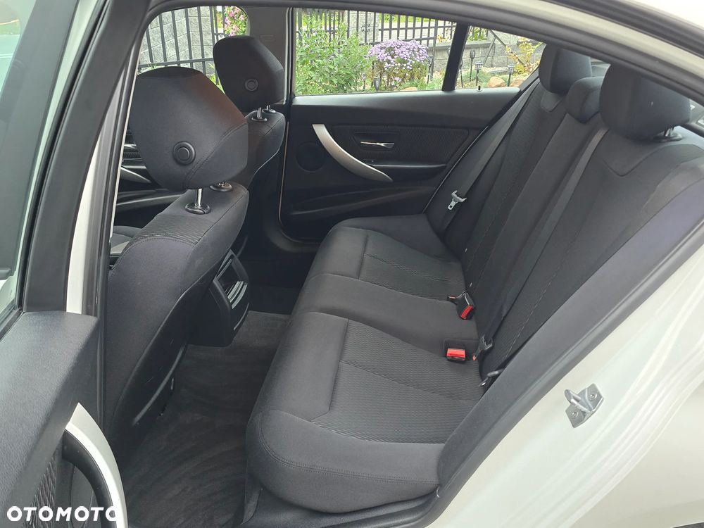 BMW Seria 3 316i Sport Line - 21