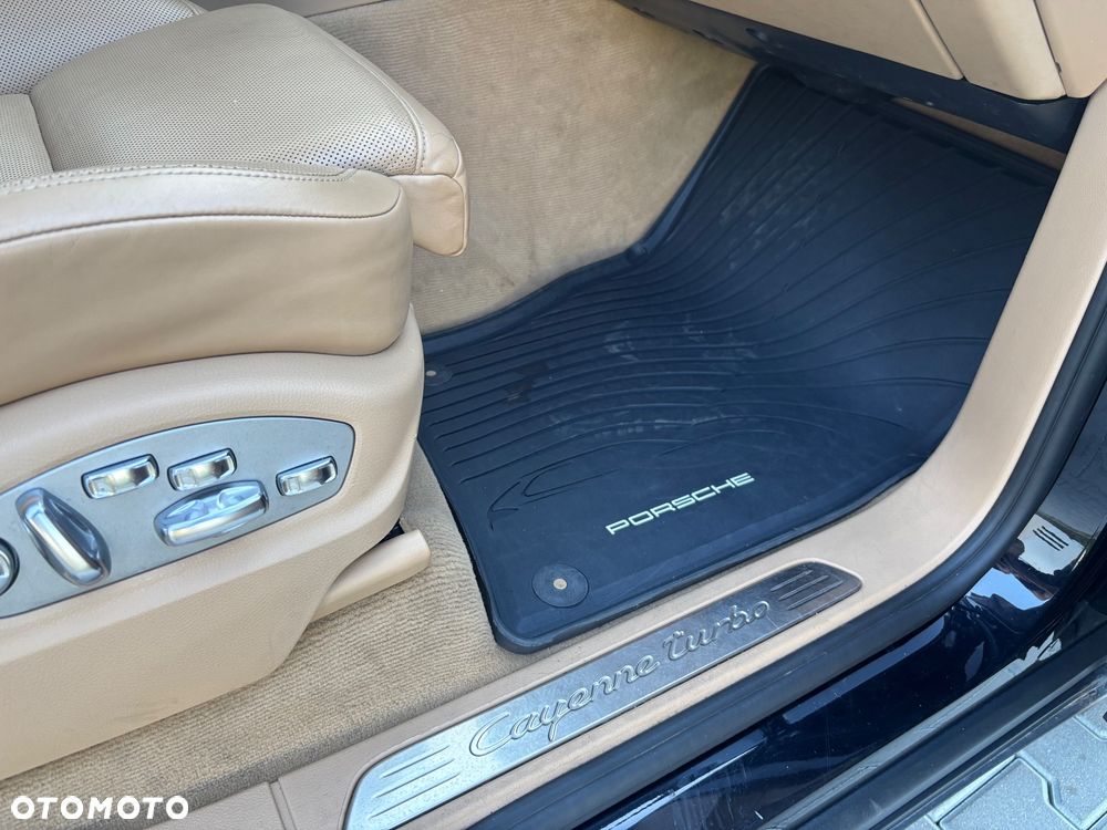 Porsche Cayenne - 10