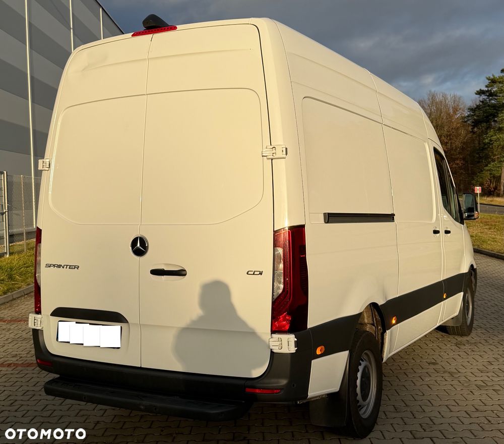 Mercedes-Benz Sprinter 319 - 3