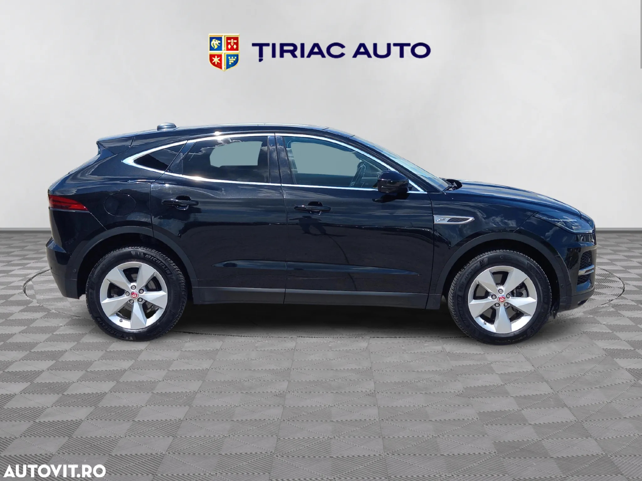 Jaguar E-Pace - 6