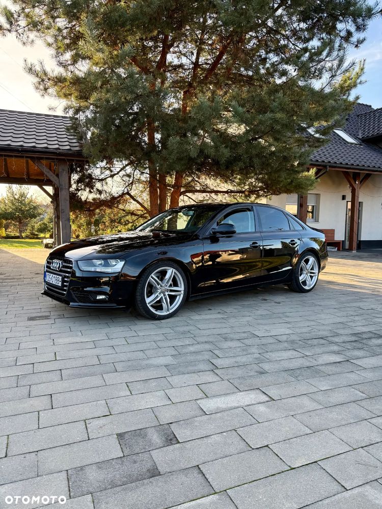 Audi A4 Limousine - 1