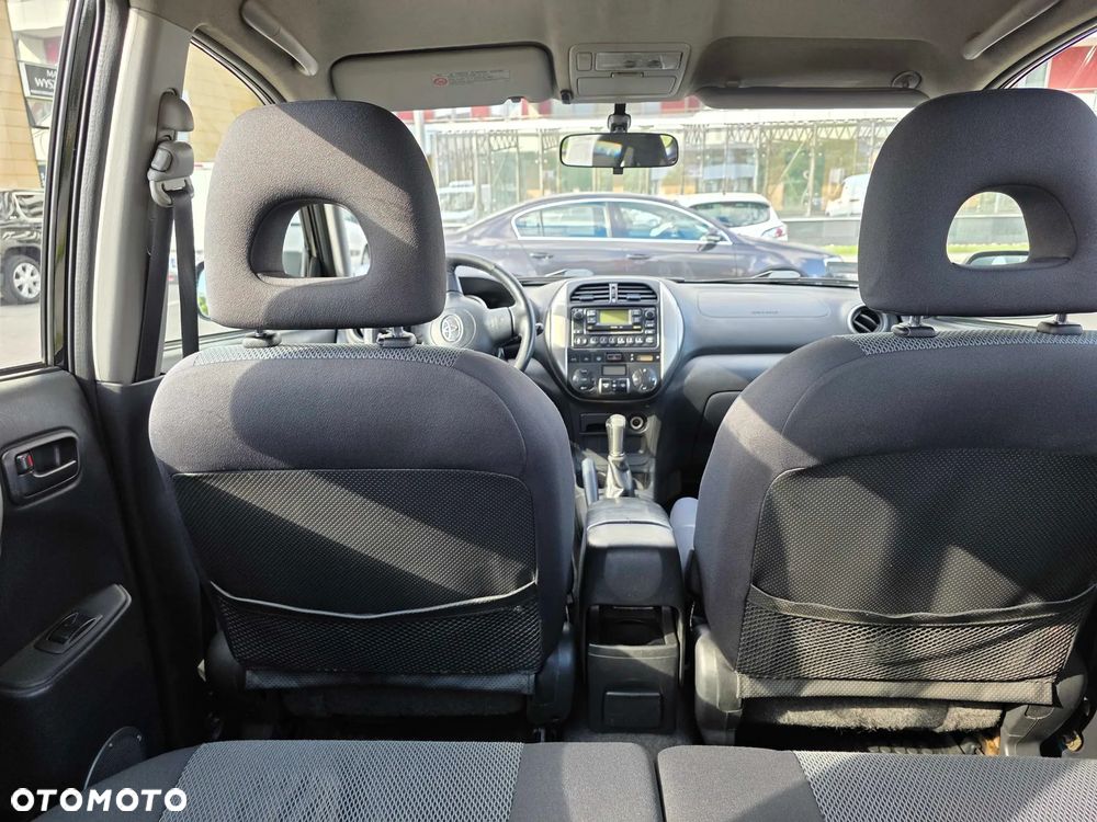 Toyota RAV4 2.0 D-4D 4x4 - 12