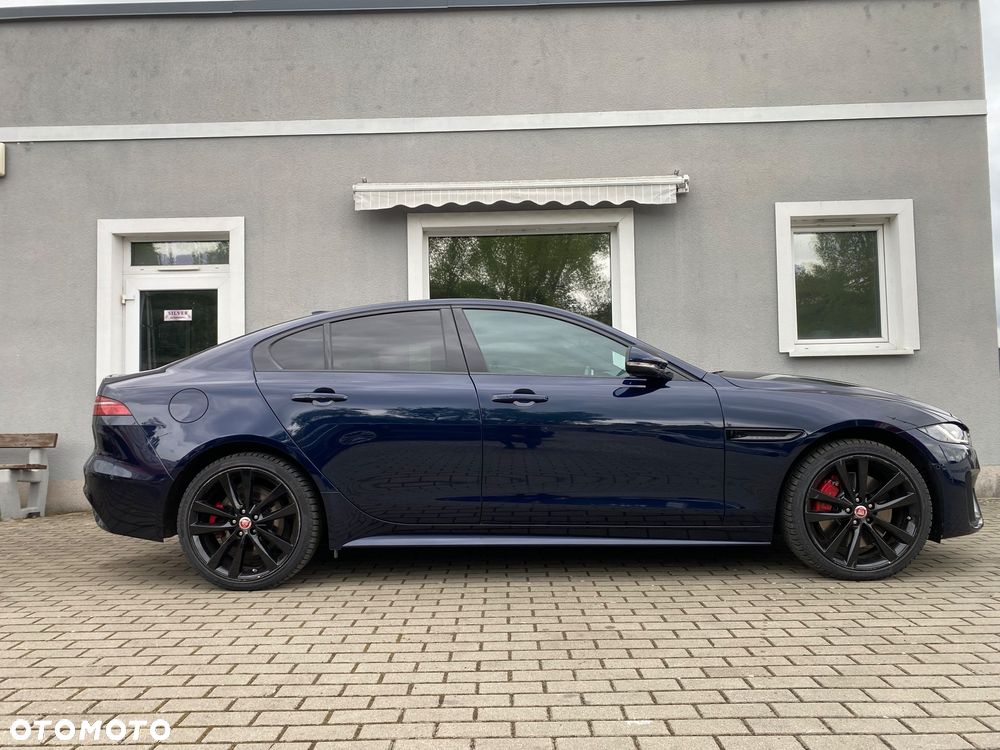 Jaguar XE P300 AWD R-Dynamic HSE - 13