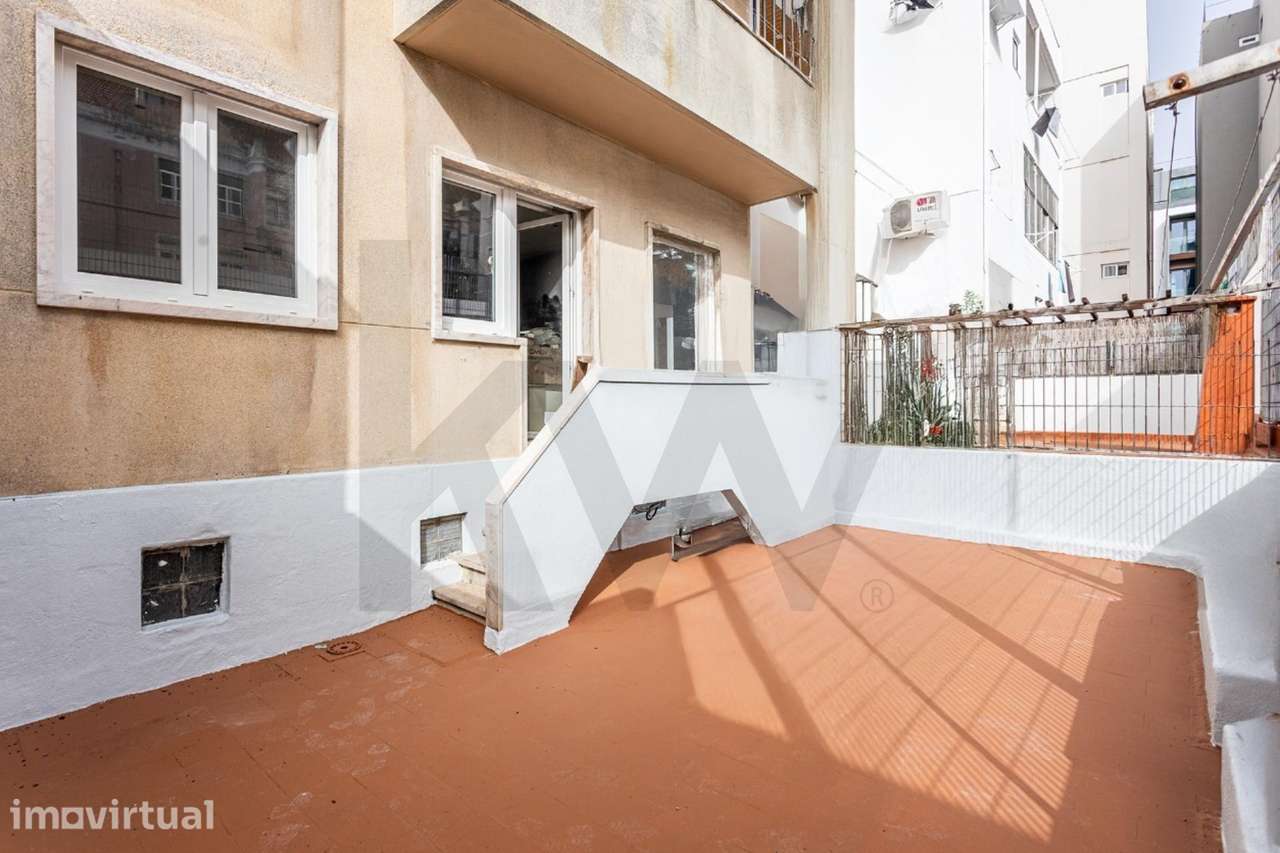T2 com Terraço Exclusivo de 27 m2 | Renovado | Campo de Ourique - Grande imagem: 3/17