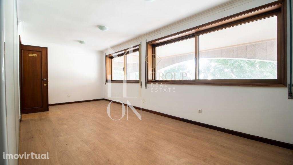 Escritório na Avenida da República, junto ao metro - Grande imagem: 5/23